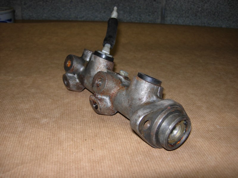 hovedbremsesylinder.jpg