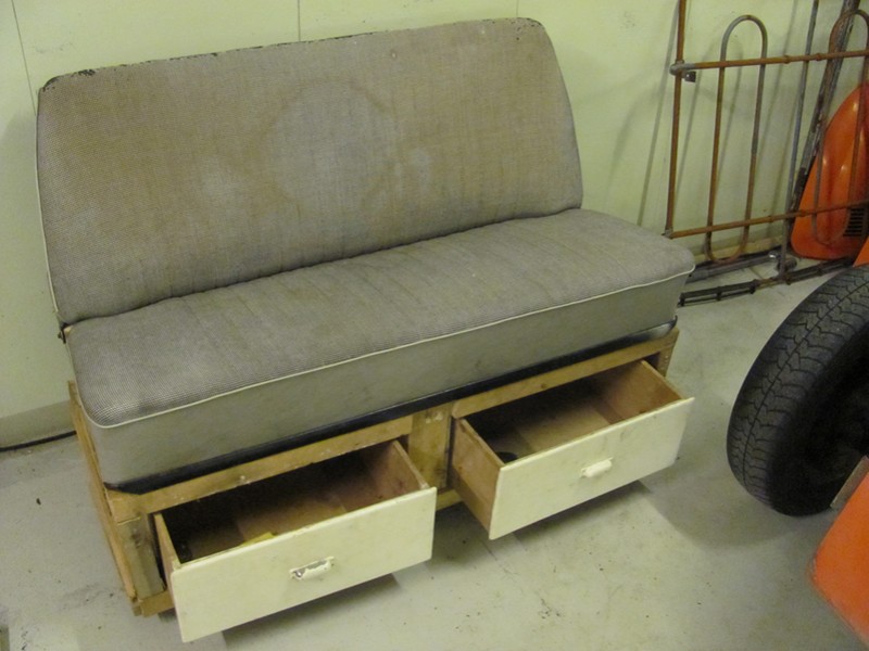 sofa 009.jpg